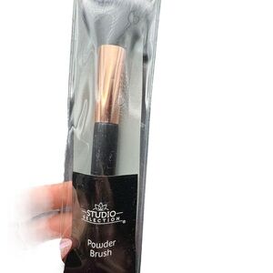 5/$25 NWT Powder Brush